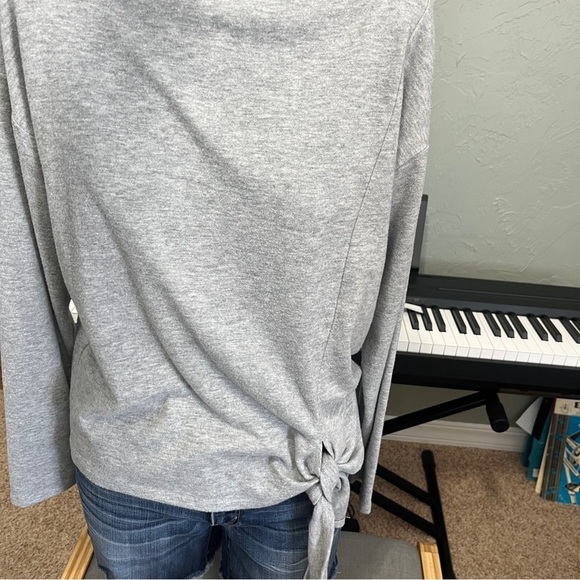 Vera Wang Simply Vera Size Medium Tie Front Gray Sweater Mock Turtleneck Top - Picture 12 of 14